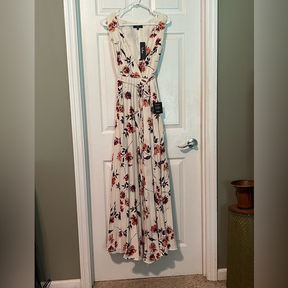 NWT SMALL Lulu’s Floral Maxi Wrap Dress - Picture 3 of 5